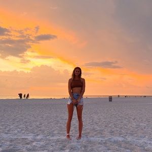 Meet your Posher, Briana